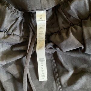 Open cuff Lululemon Camo Joggers